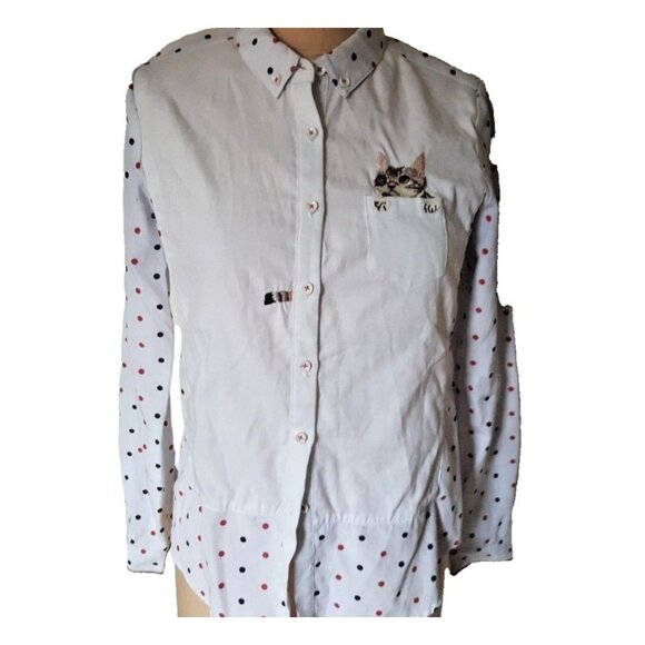 Embroidered cat kitty in pocket peekaboo and polka dot button down cotton shirt - Picture 2 of 10